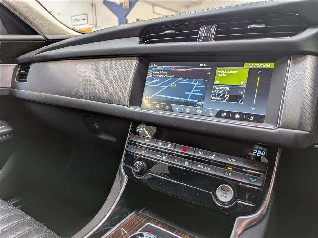 <p>2018 JAGUAR XF PORTFOLIO AUTO</p>
