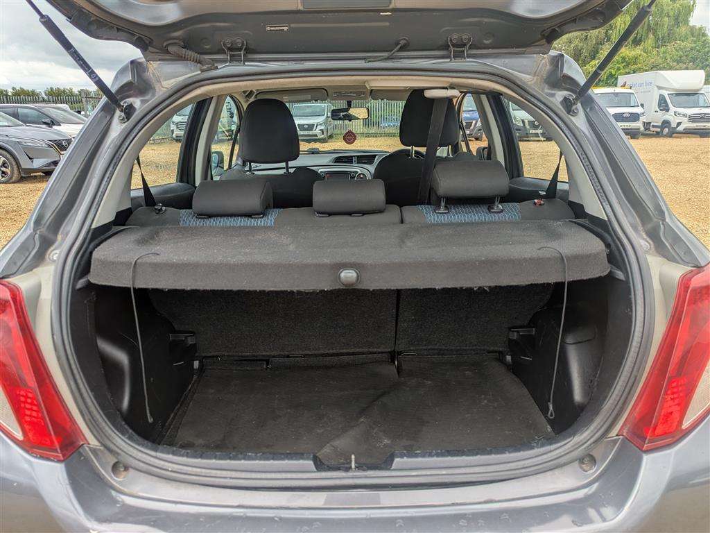 <p>2012 TOYOTA YARIS TR VVT-I CVT</p>