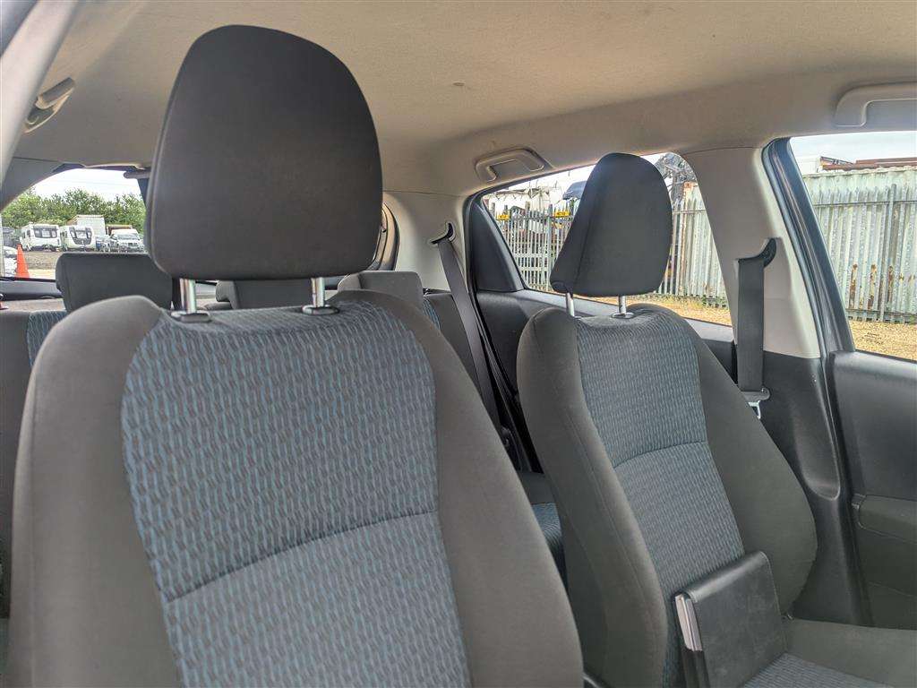 <p>2012 TOYOTA YARIS TR VVT-I CVT</p>