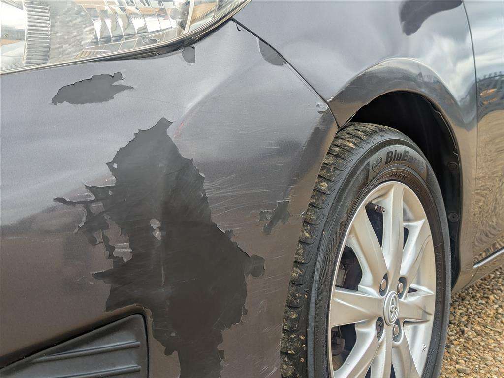 <p>2012 TOYOTA YARIS TR VVT-I CVT</p>