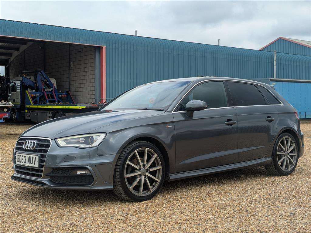 <p>2013 AUDI A3 S LINE TFSI S-A</p>