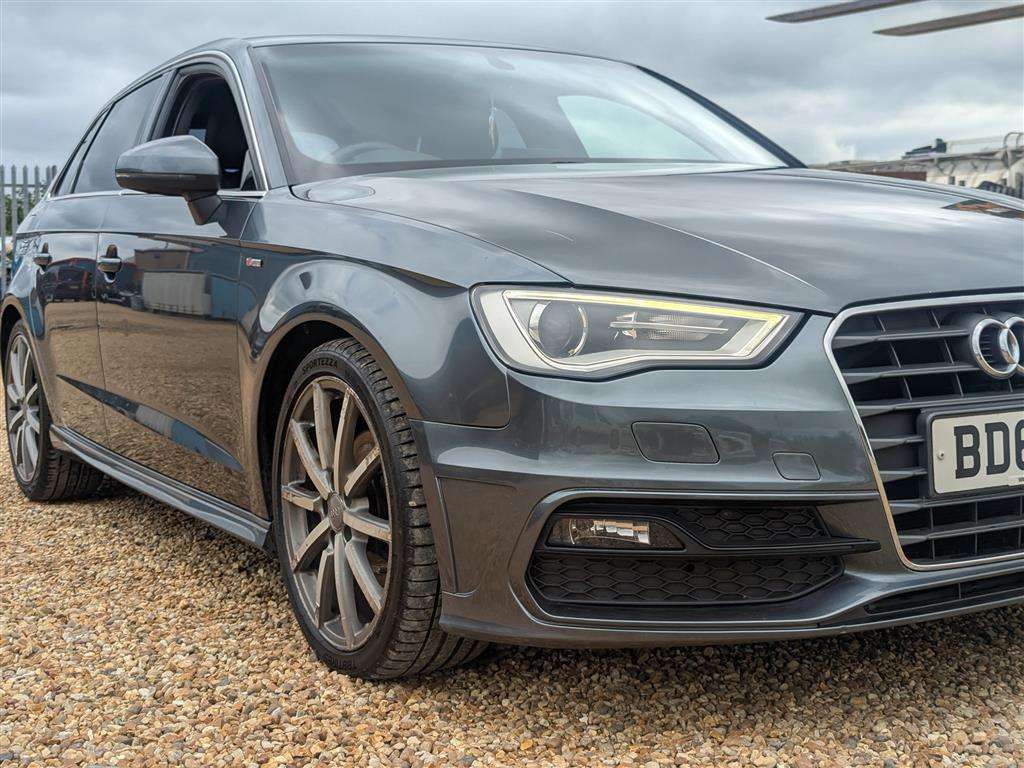 <p>2013 AUDI A3 S LINE TFSI S-A</p>