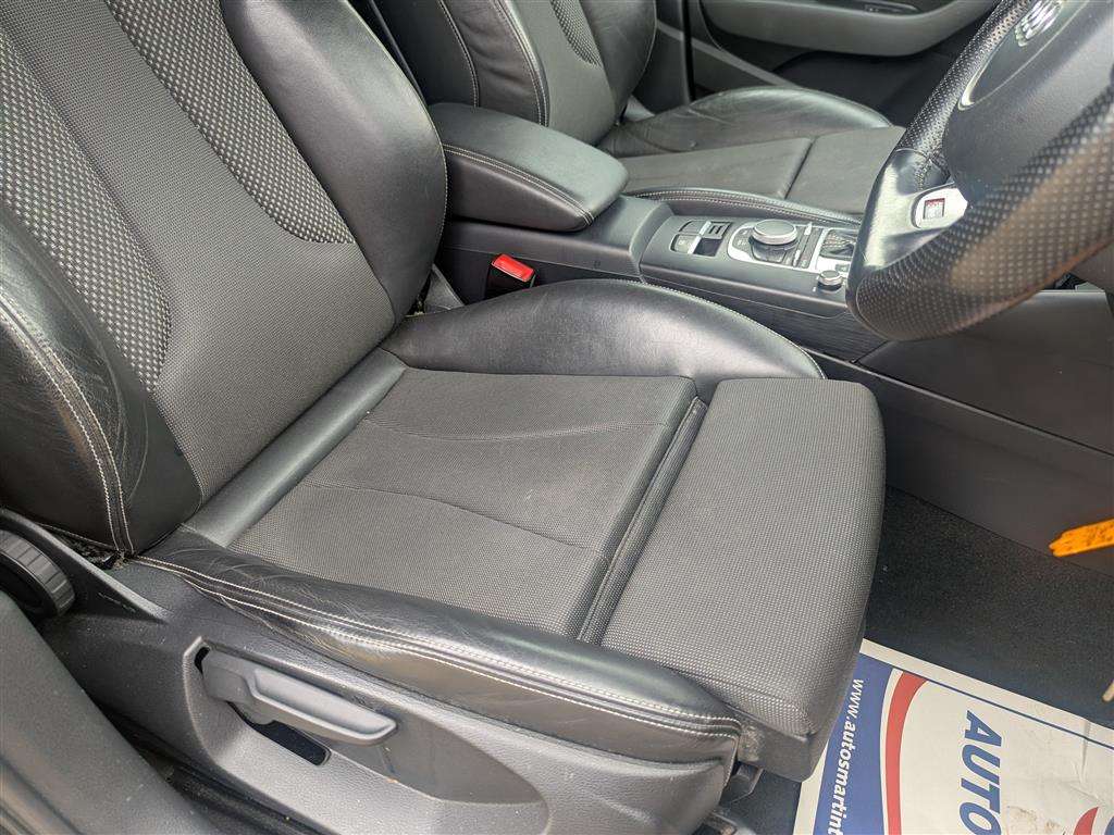 <p>2013 AUDI A3 S LINE TFSI S-A</p>
