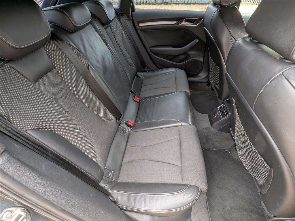 <p>2013 AUDI A3 S LINE TFSI S-A</p>