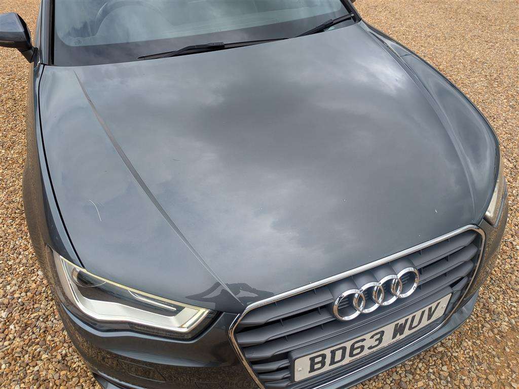 <p>2013 AUDI A3 S LINE TFSI S-A</p>