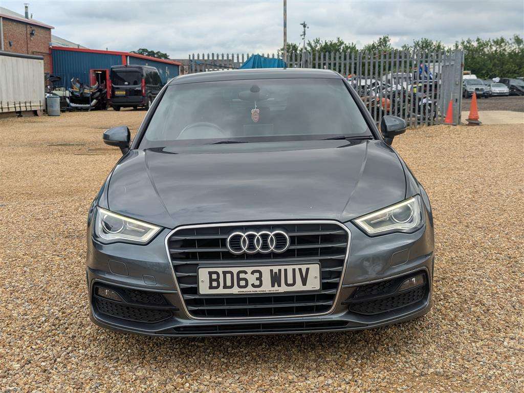 <p>2013 AUDI A3 S LINE TFSI S-A</p>