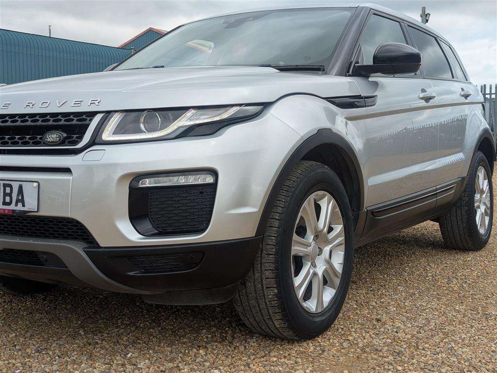 <p>2018 LAND ROVER R ROVER EVOQUE SE TECH TD</p>