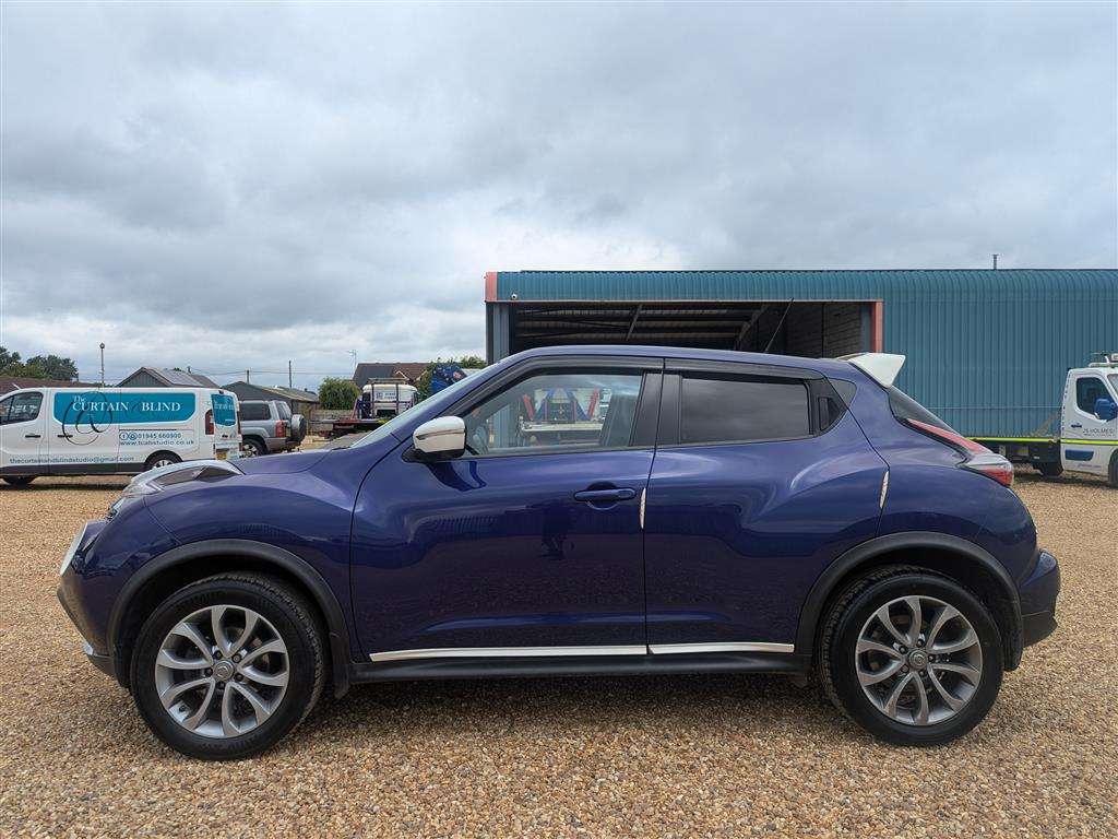 <p>2015 NISSAN JUKE TEKNA DCI</p>