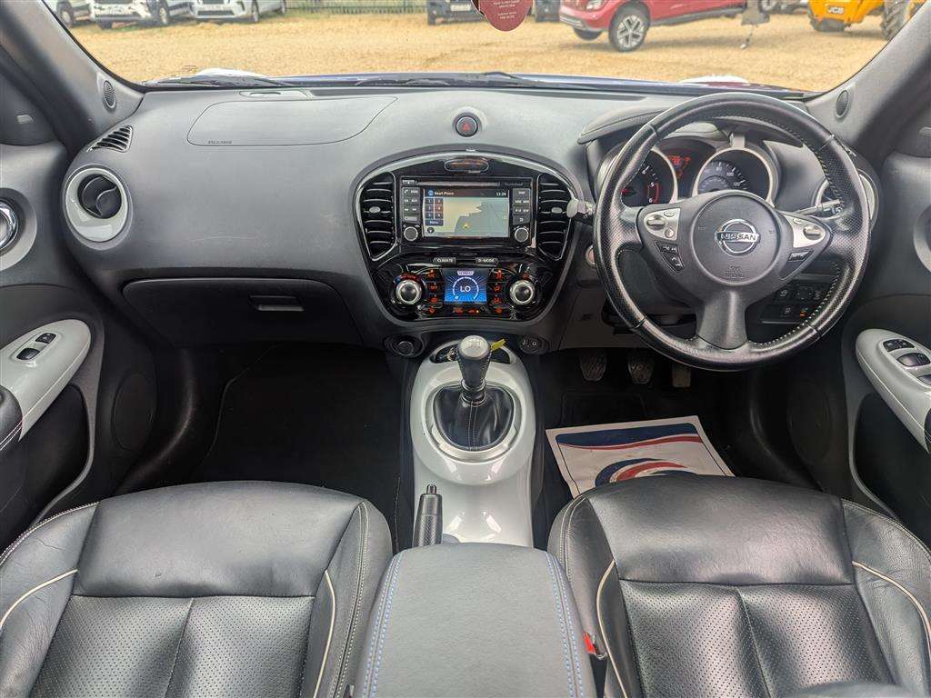 <p>2015 NISSAN JUKE TEKNA DCI</p>