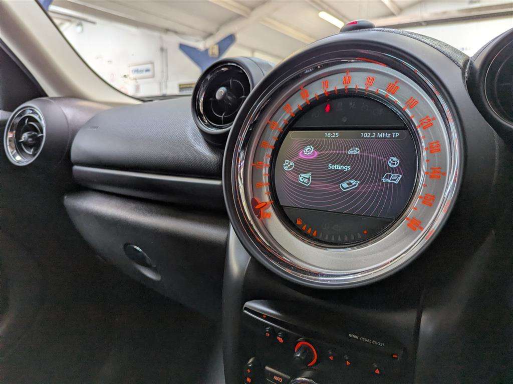 <p>2014 MINI COUNTRYMAN COOPER S ALL4A</p>