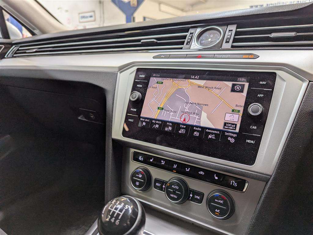 <p>2018 VOLKSWAGEN PASSAT SE BUSINESS TDI BM</p>