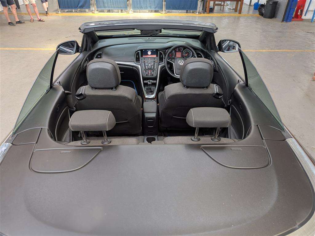 <p>2015 VAUXHALL CASCADA SE CDTI S/S</p>