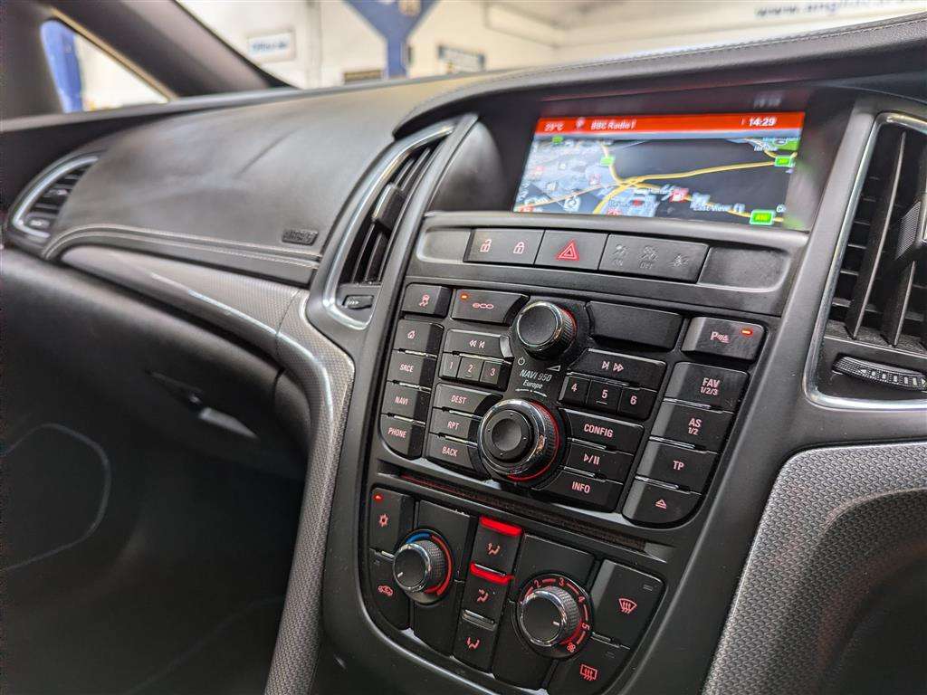 <p>2015 VAUXHALL CASCADA SE CDTI S/S</p>
