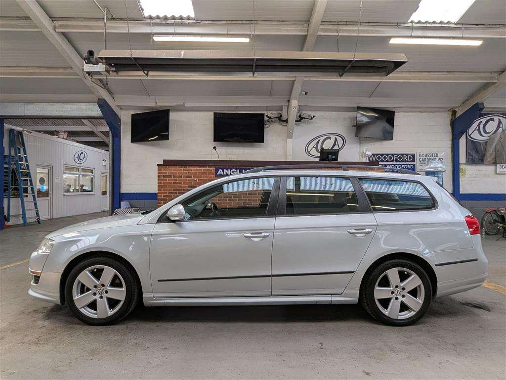<p>2010 VOLKSWAGEN PASSAT R LINE TDI 140</p>