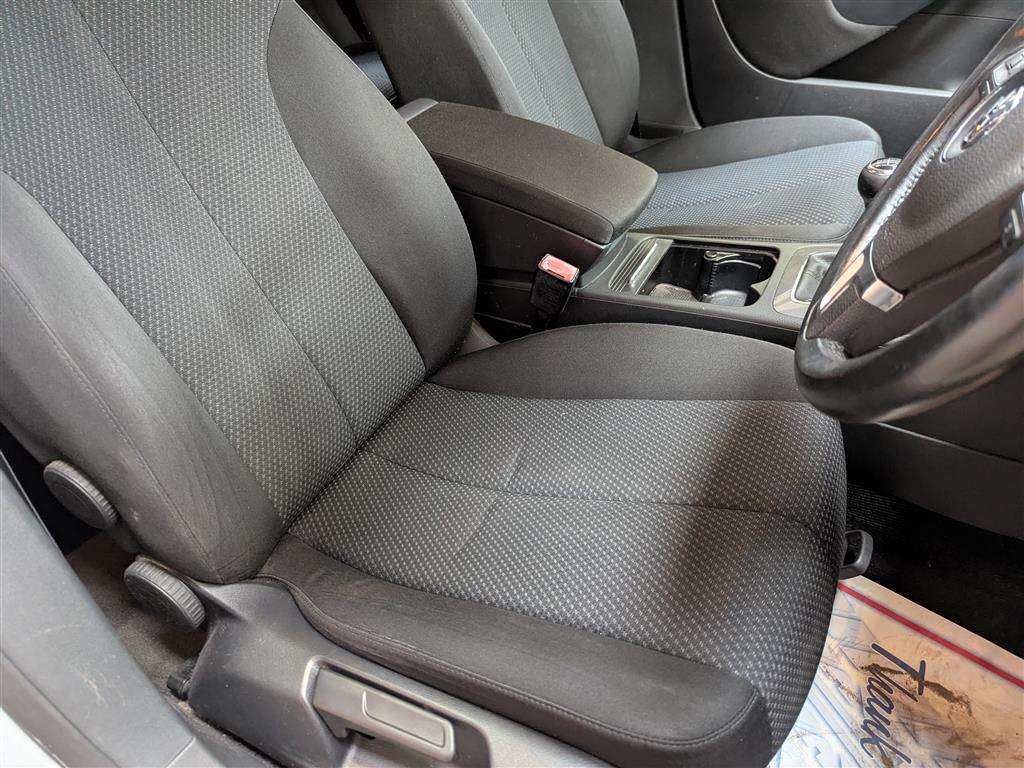 <p>2010 VOLKSWAGEN PASSAT R LINE TDI 140</p>