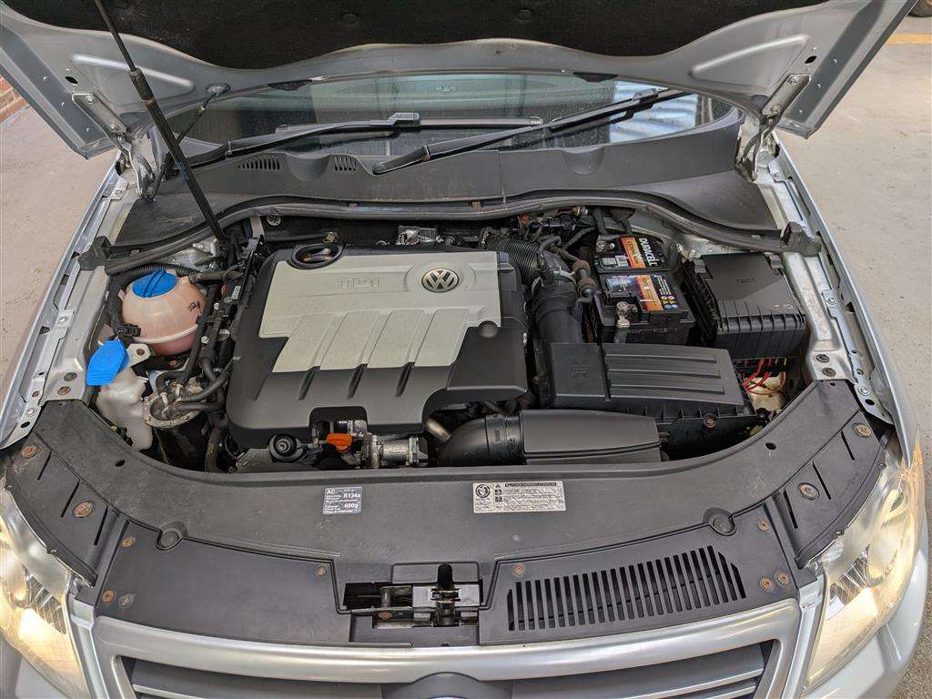 <p>2010 VOLKSWAGEN PASSAT R LINE TDI 140</p>