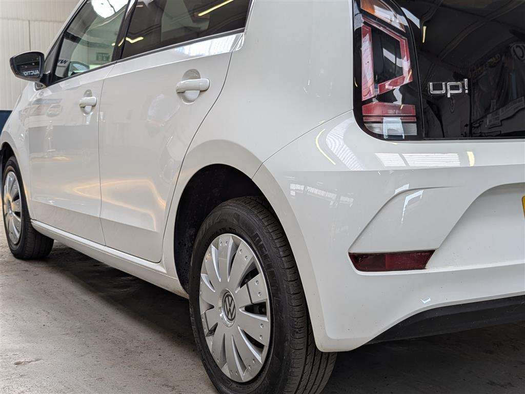 <p>2020 VOLKSWAGEN MOVE UP</p>