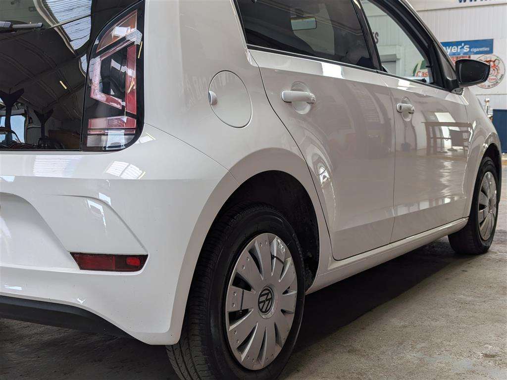 <p>2020 VOLKSWAGEN MOVE UP</p>