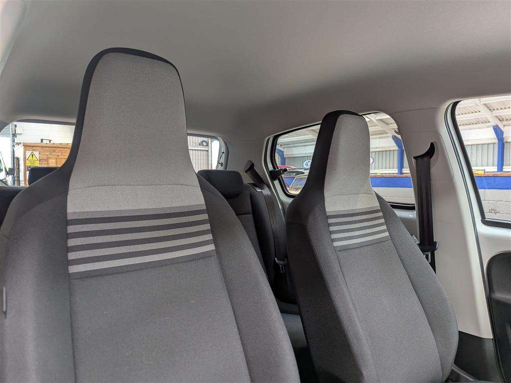<p>2020 VOLKSWAGEN MOVE UP</p>
