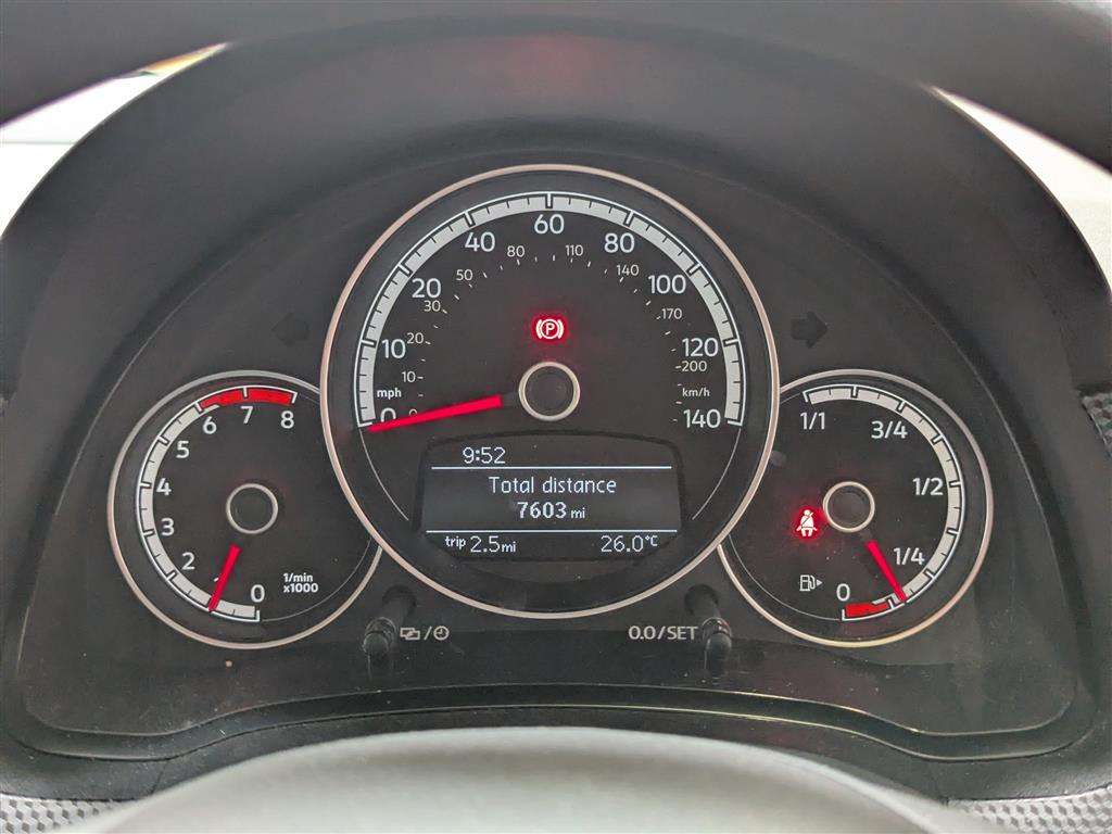 <p>2020 VOLKSWAGEN MOVE UP</p>