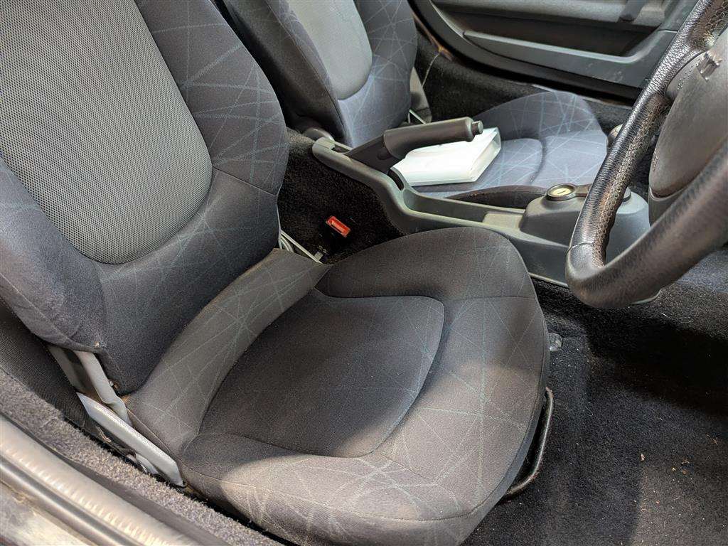 <p>2006 SMART ROADSTER 80 AUTO(RHD)</p>