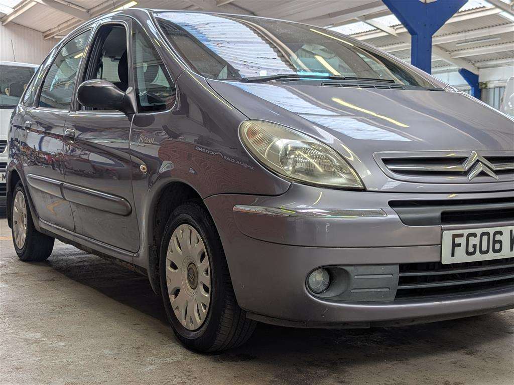 <p>2006 CITROEN XSARA PICASSO DESIRE 16V</p>