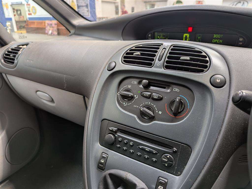 <p>2006 CITROEN XSARA PICASSO DESIRE 16V</p>
