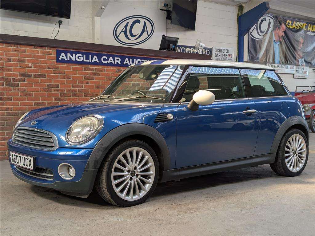 <p>2007 MINI COOPER</p>