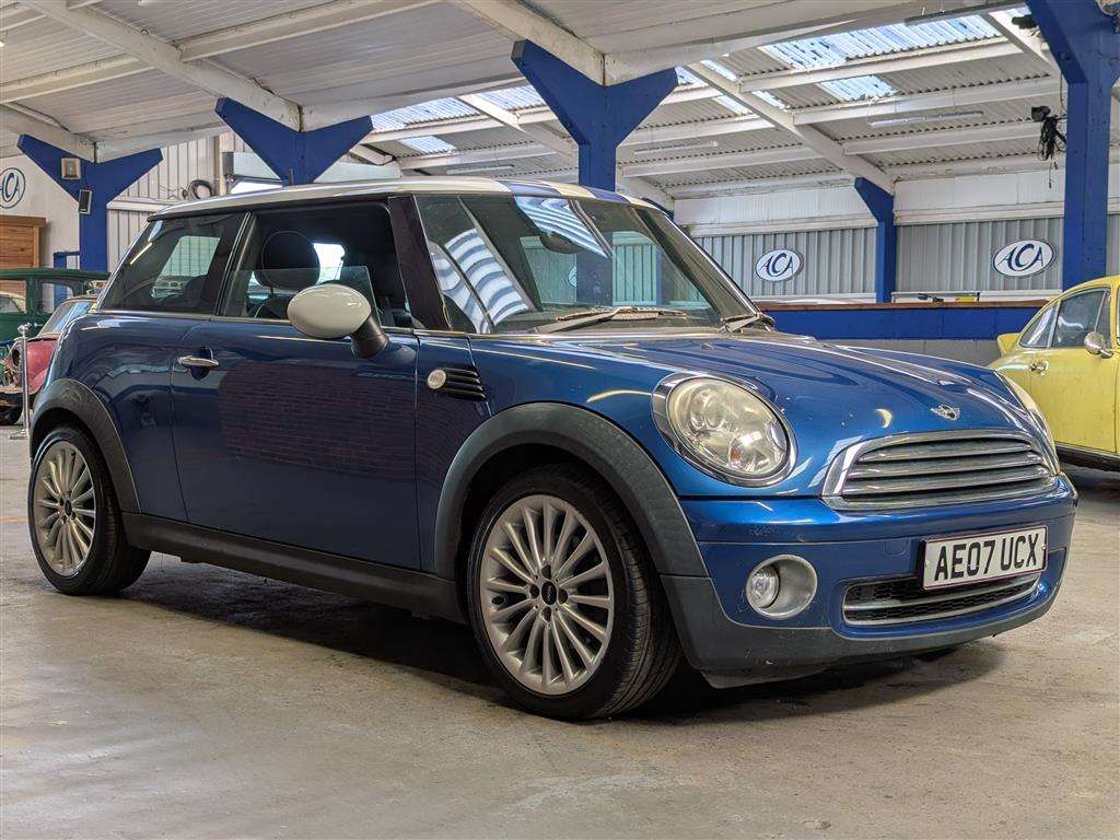 <p>2007 MINI COOPER</p>