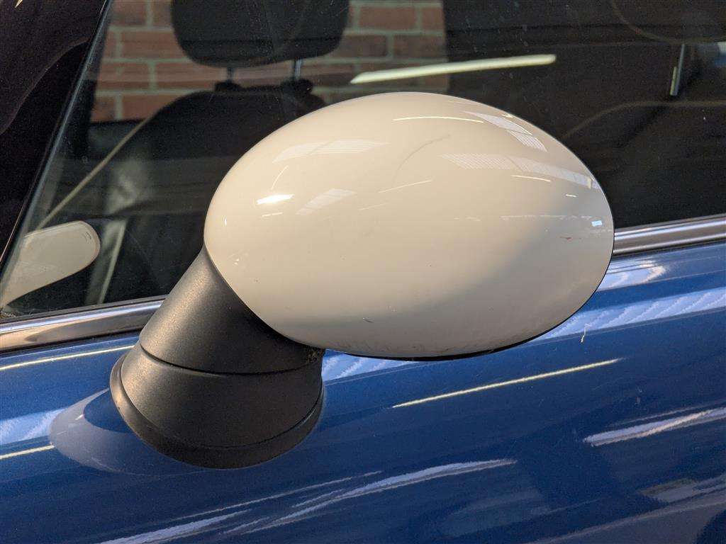 <p>2007 MINI COOPER</p>