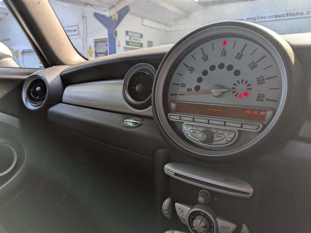 <p>2007 MINI COOPER</p>