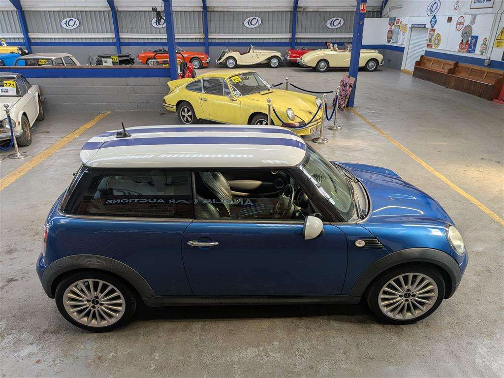 <p>2007 MINI COOPER</p>