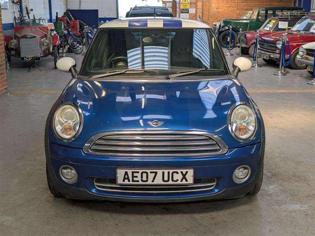 <p>2007 MINI COOPER</p>