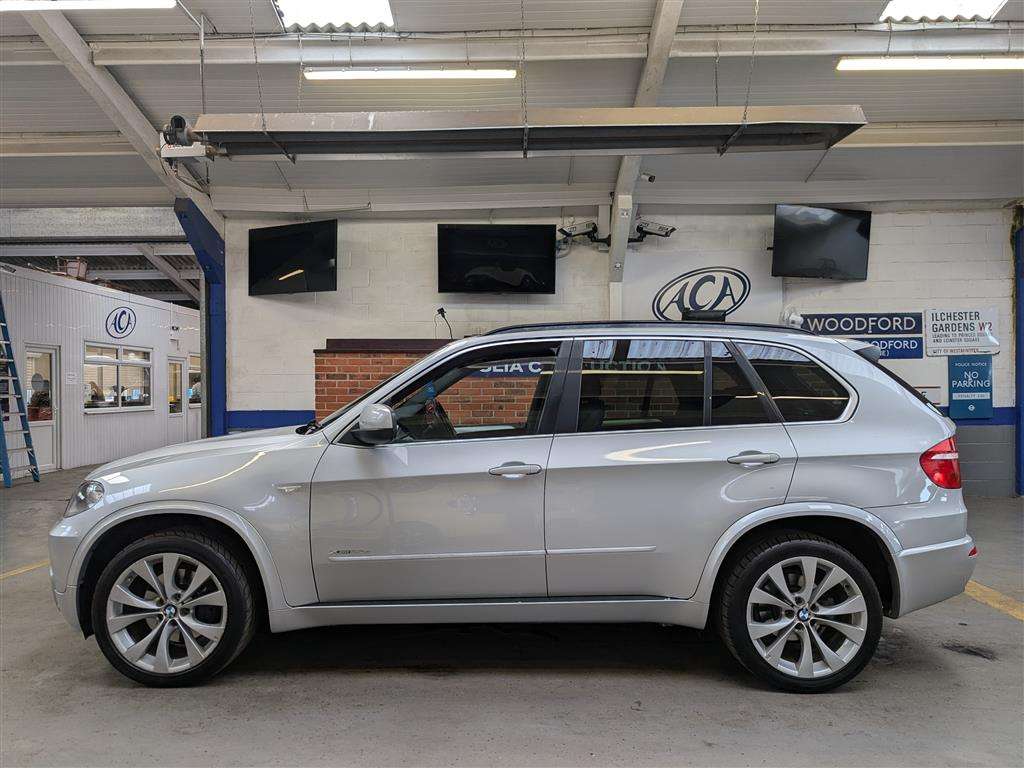 <p>2009 BMW X5 XDRIVE 30D MSPORT 7S A</p>