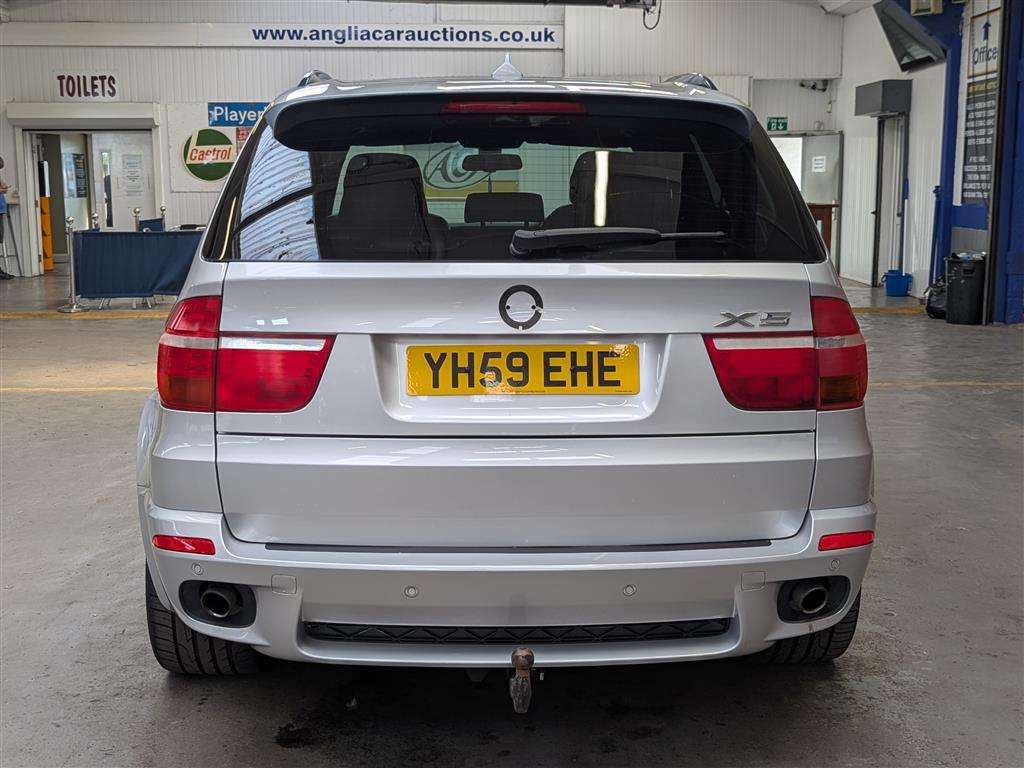 <p>2009 BMW X5 XDRIVE 30D MSPORT 7S A</p>