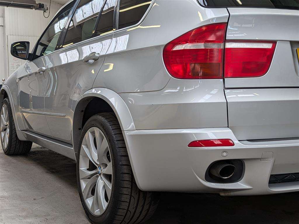 <p>2009 BMW X5 XDRIVE 30D MSPORT 7S A</p>