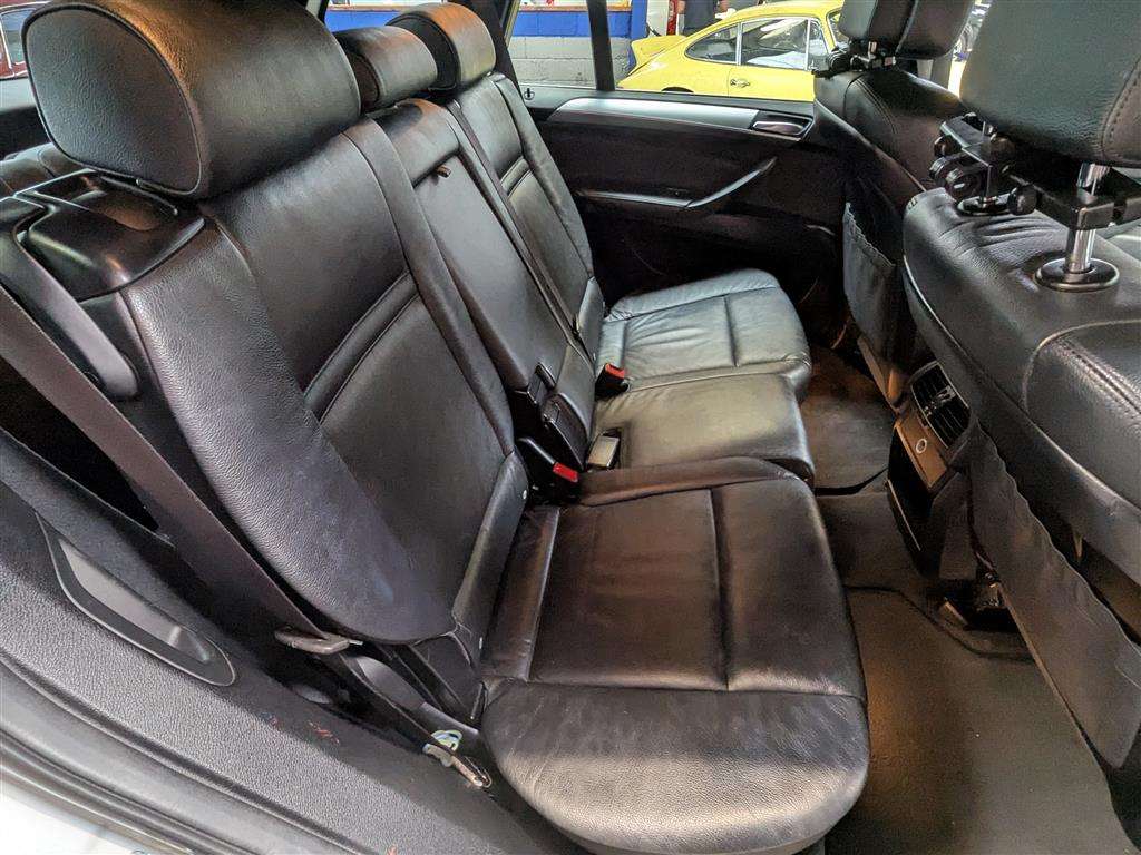 <p>2009 BMW X5 XDRIVE 30D MSPORT 7S A</p>