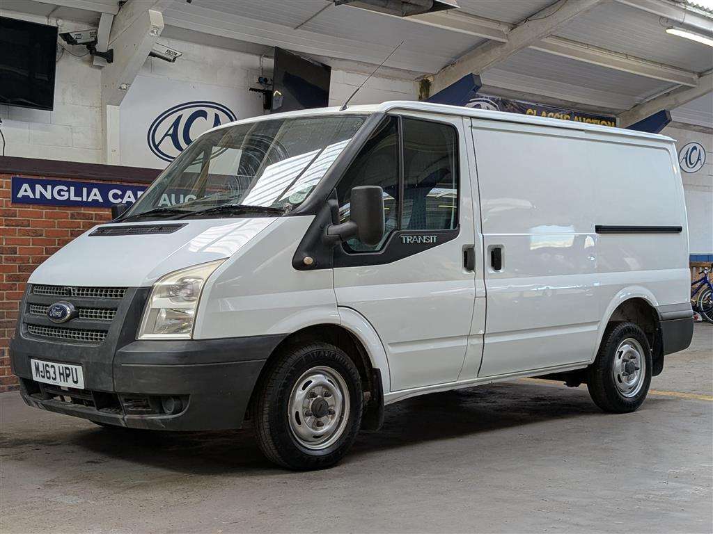 <p>2013 FORD TRANSIT 100 T260 FWD</p>