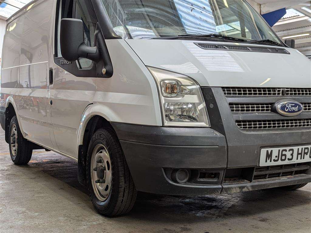 <p>2013 FORD TRANSIT 100 T260 FWD</p>