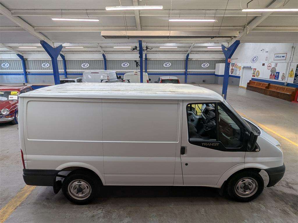 <p>2013 FORD TRANSIT 100 T260 FWD</p>