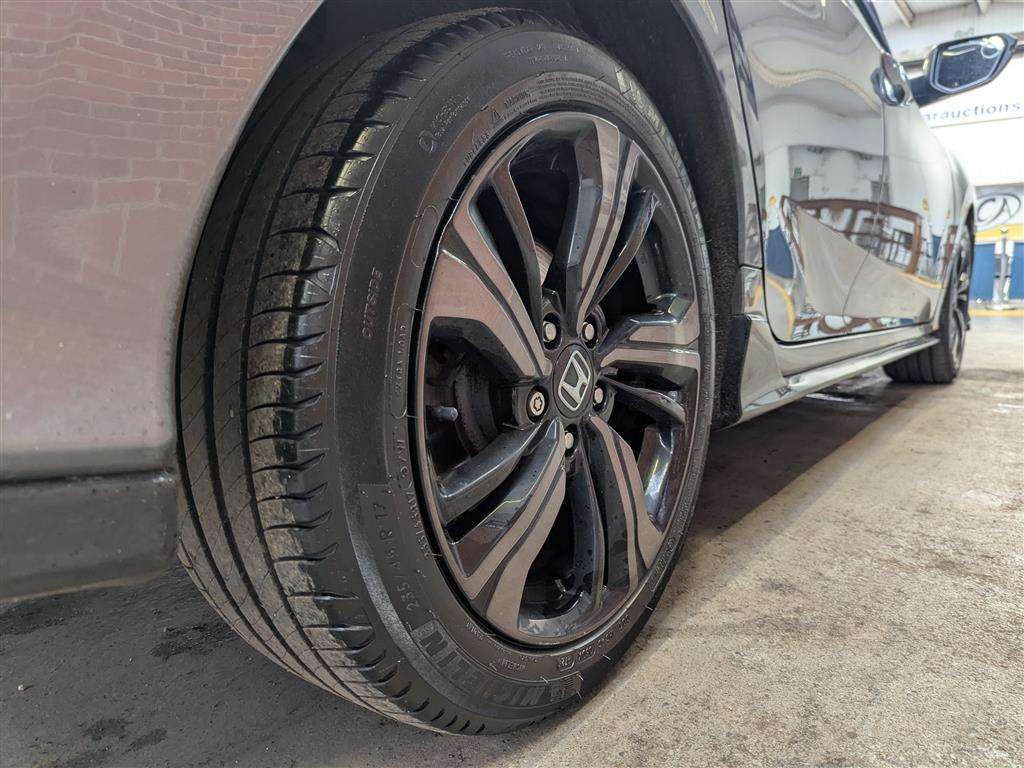 <p>2019 HONDA CIVIC SPORT VTEC</p>