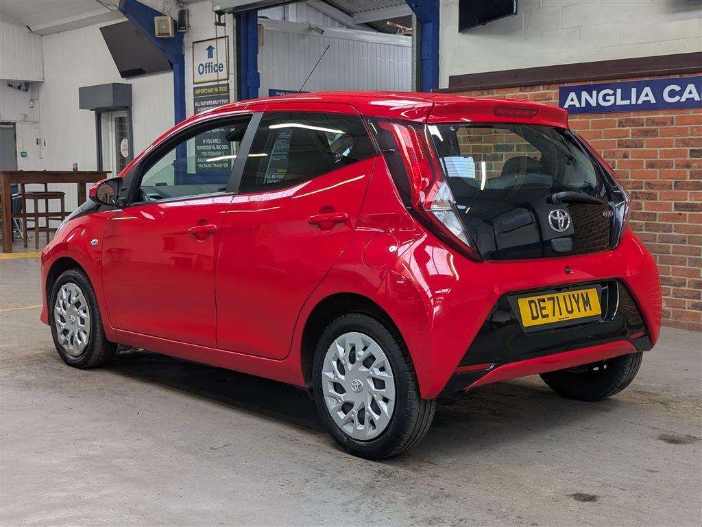 <p>2021 TOYOTA AYGO X-PLAY TSS VVT-I</p>