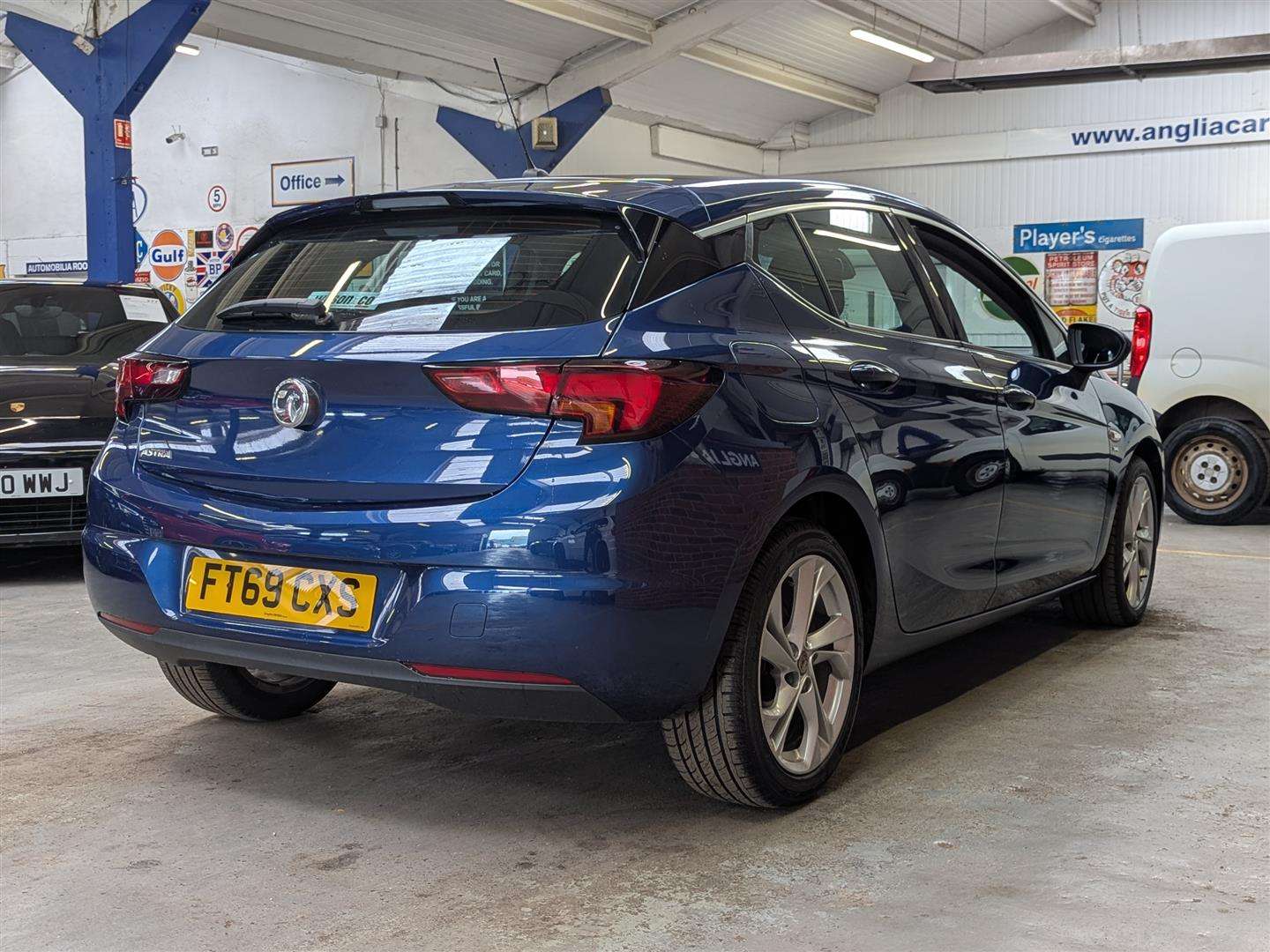 <p>2020 VAUXHALL ASTRA SRI TURBO</p>