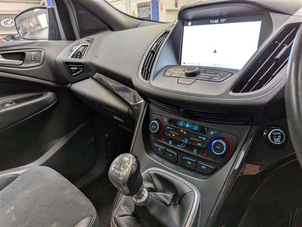 <p>2017 FORD KUGA ST-LINE X TDCI 4X4</p>