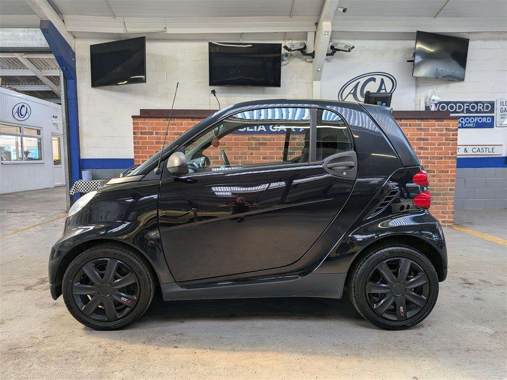 <p>2009 SMART FORTWO PURE CDI AUTO</p>