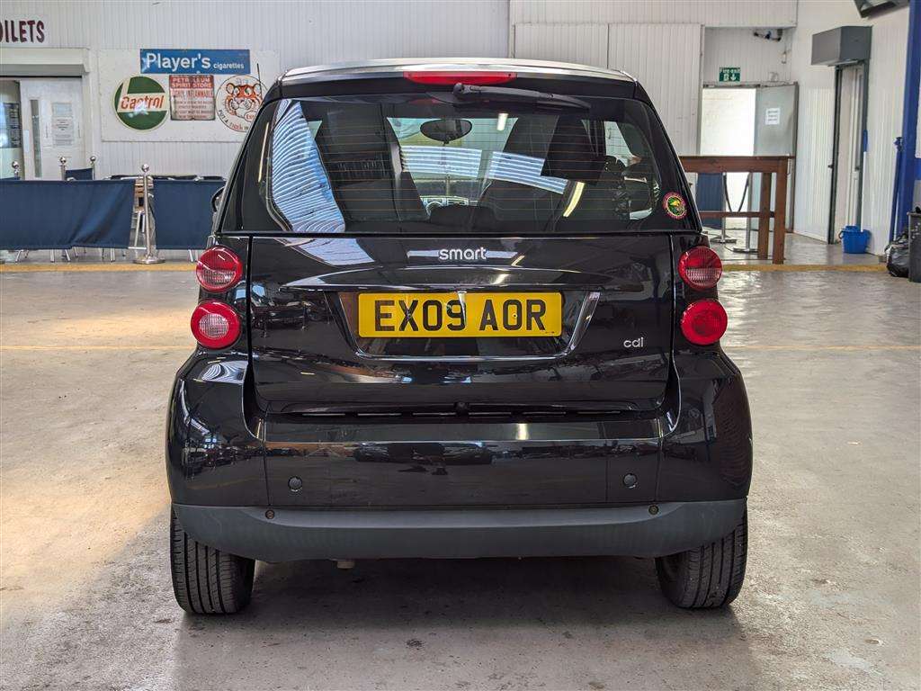 <p>2009 SMART FORTWO PURE CDI AUTO</p>