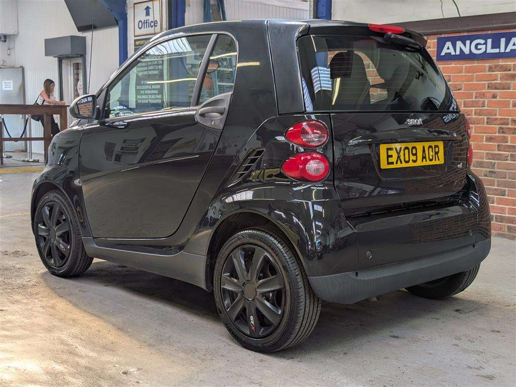 <p>2009 SMART FORTWO PURE CDI AUTO</p>