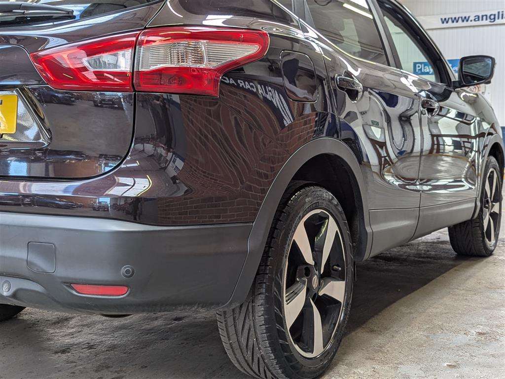 <p>2015 NISSAN QASHQAI N-TEC + DIG-T</p>