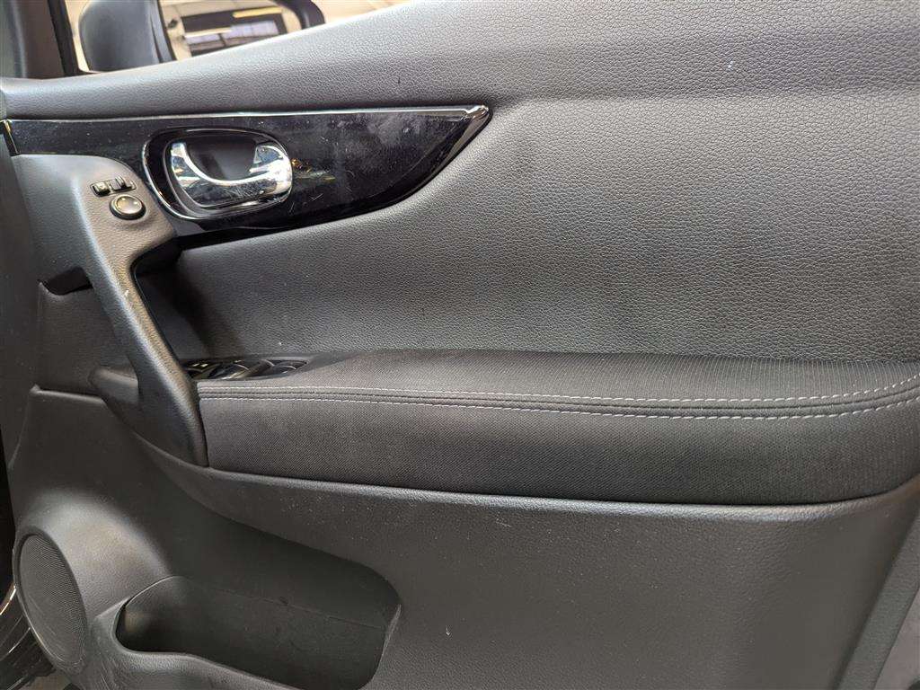 <p>2015 NISSAN QASHQAI N-TEC + DIG-T</p>