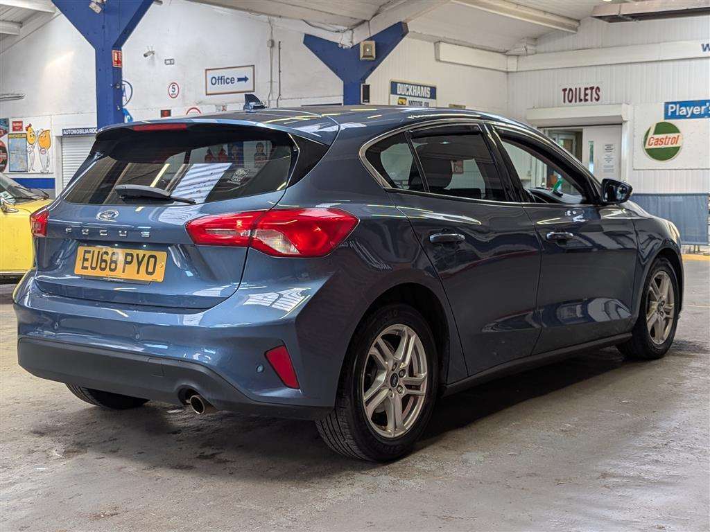 <p>2019 FORD FOCUS ZETEC</p>